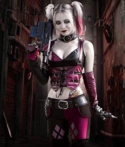 Harley-Quinn-Arkham-City-by-Destiny-Lee1