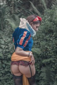 Snow-White-Sexy-Cosplay-By-SexyAdelina