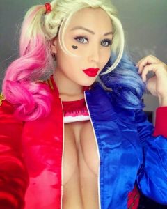 big-boob-harely-quinn-cosplay-self-shot