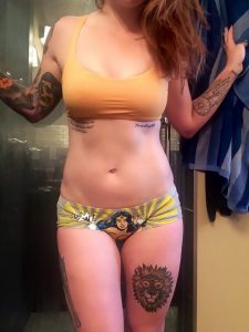 hot-girl-star-wars-tattoo