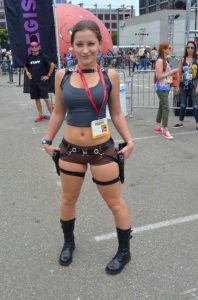 hot-lara-croft-cosplay-girl