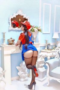 sexy-female-mario-cosplay-booty